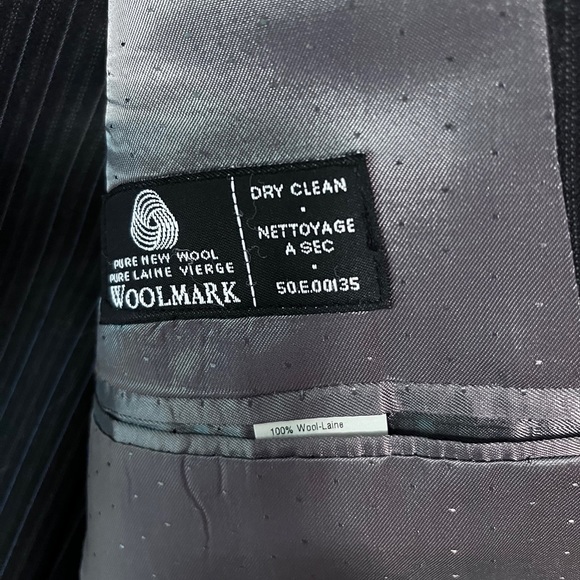 Calvin Klein Full Wool Suit (blazer and pants) - Picture 12 of 16